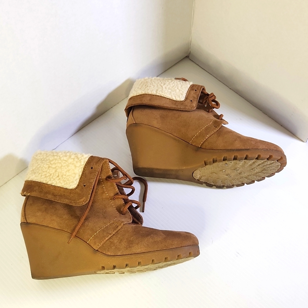 Nautica Wedged Heel Ankle Boots size 8  Rusty color